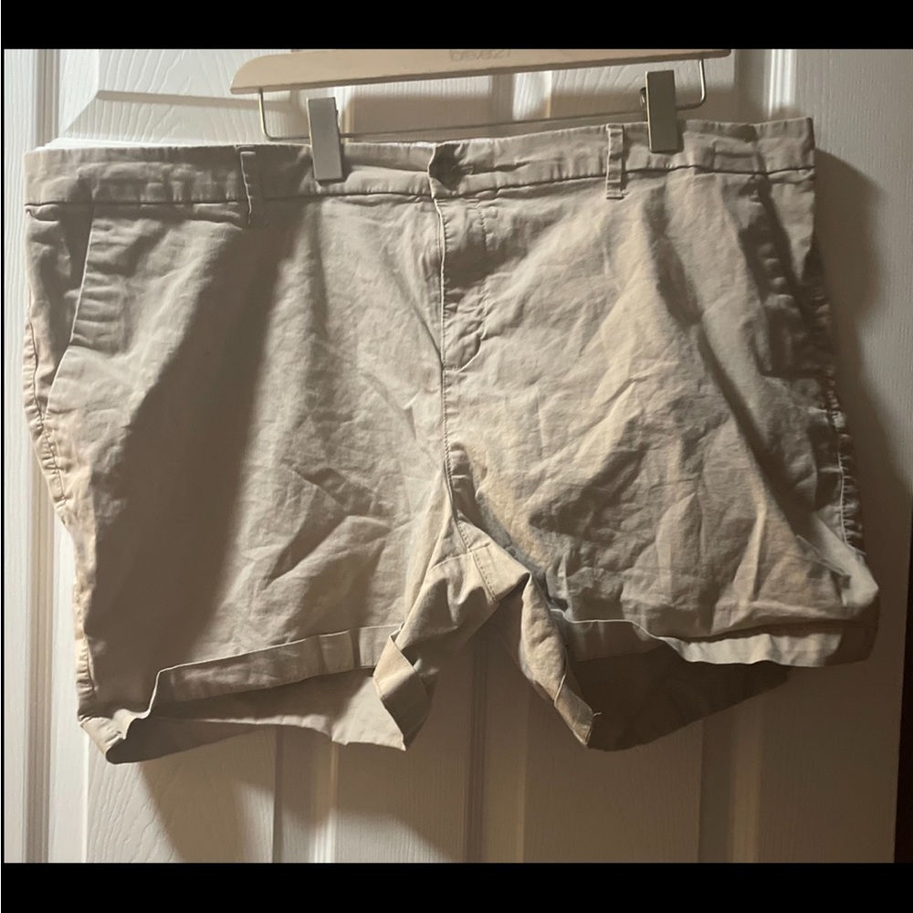 Old navy khaki bottom shorts